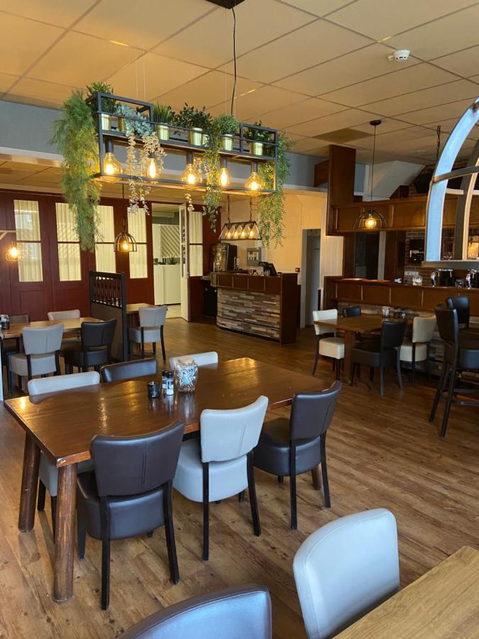 Hotel "De Klok" Buren  Eksteriør billede