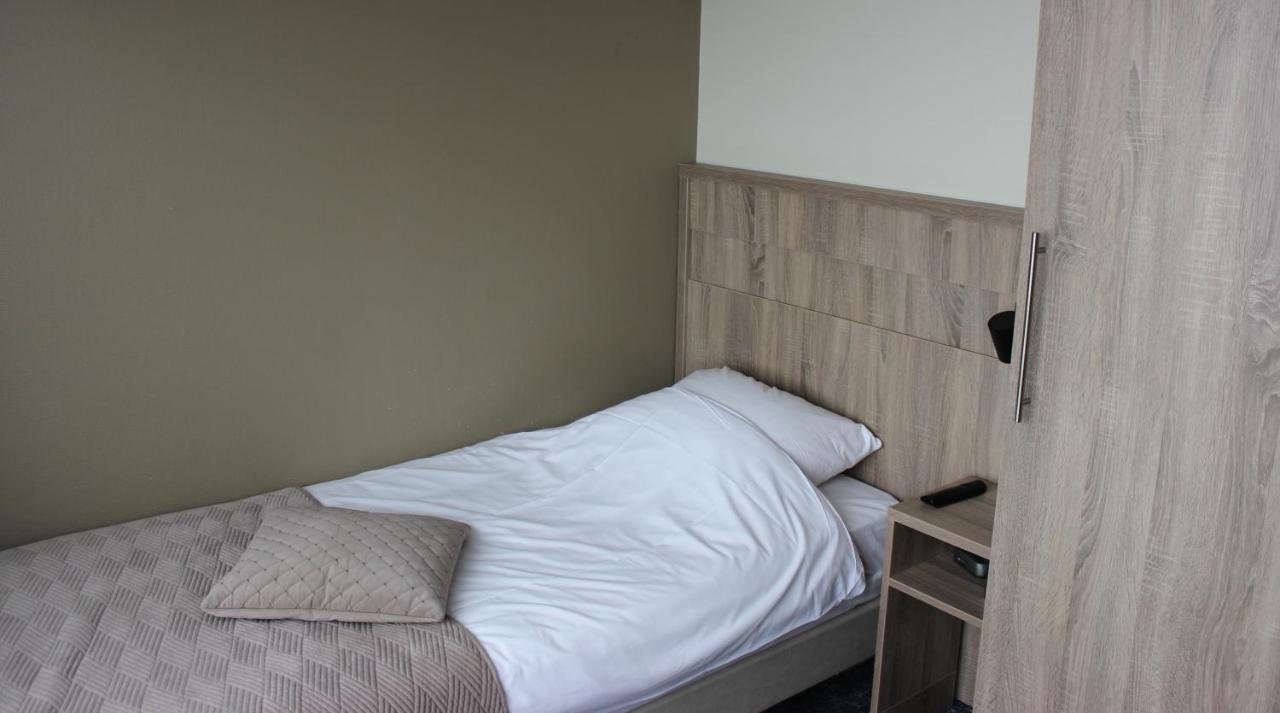 Hotel "De Klok" Buren  Eksteriør billede