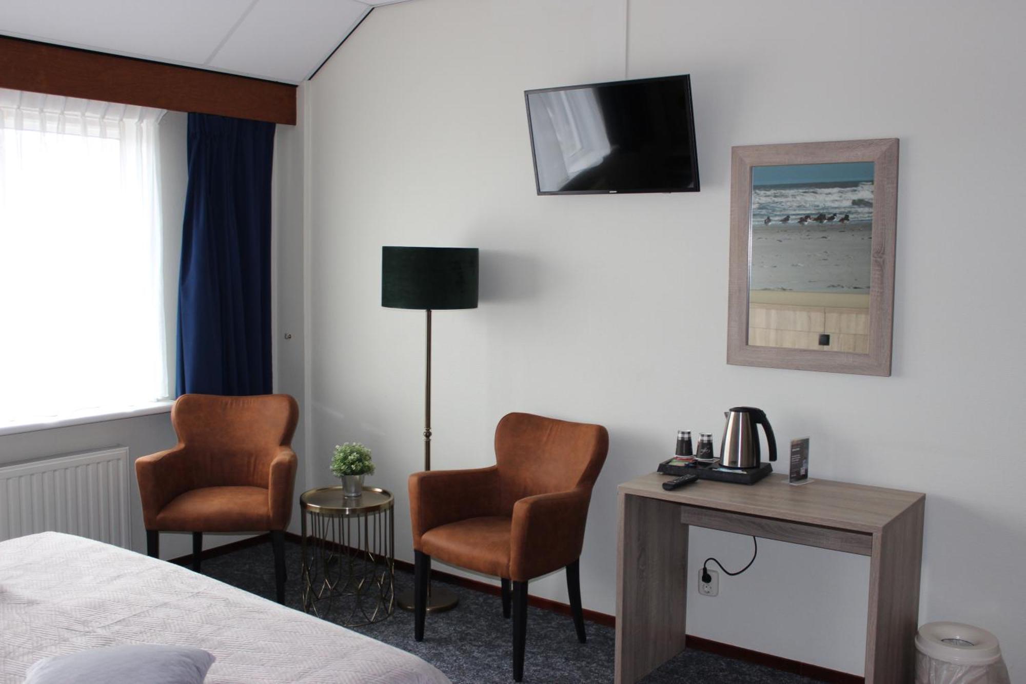 Hotel "De Klok" Buren  Eksteriør billede