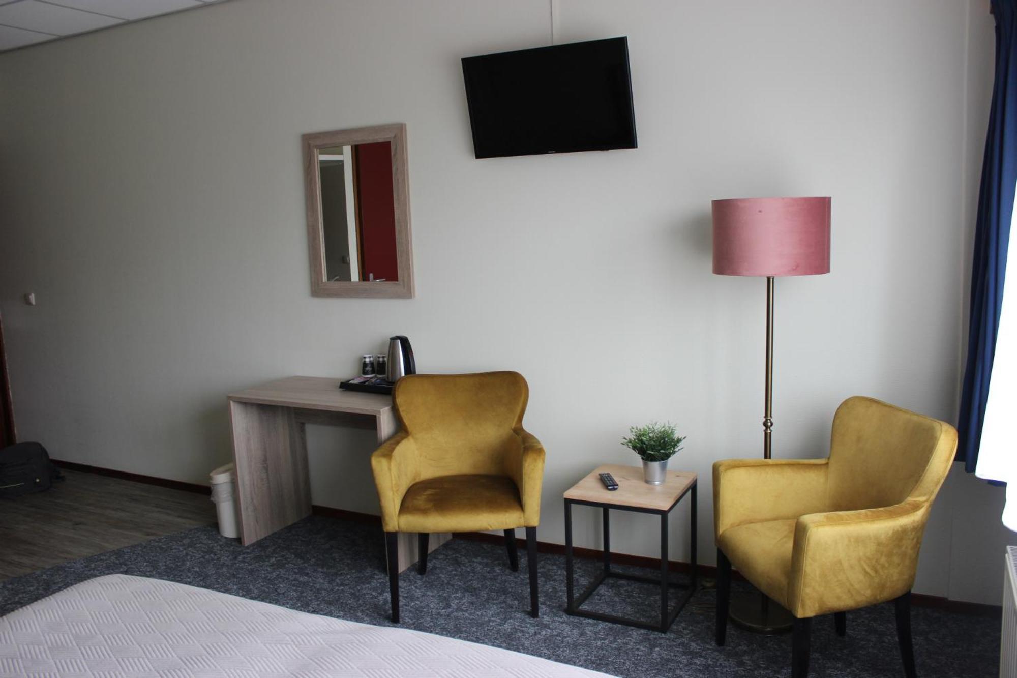 Hotel "De Klok" Buren  Eksteriør billede