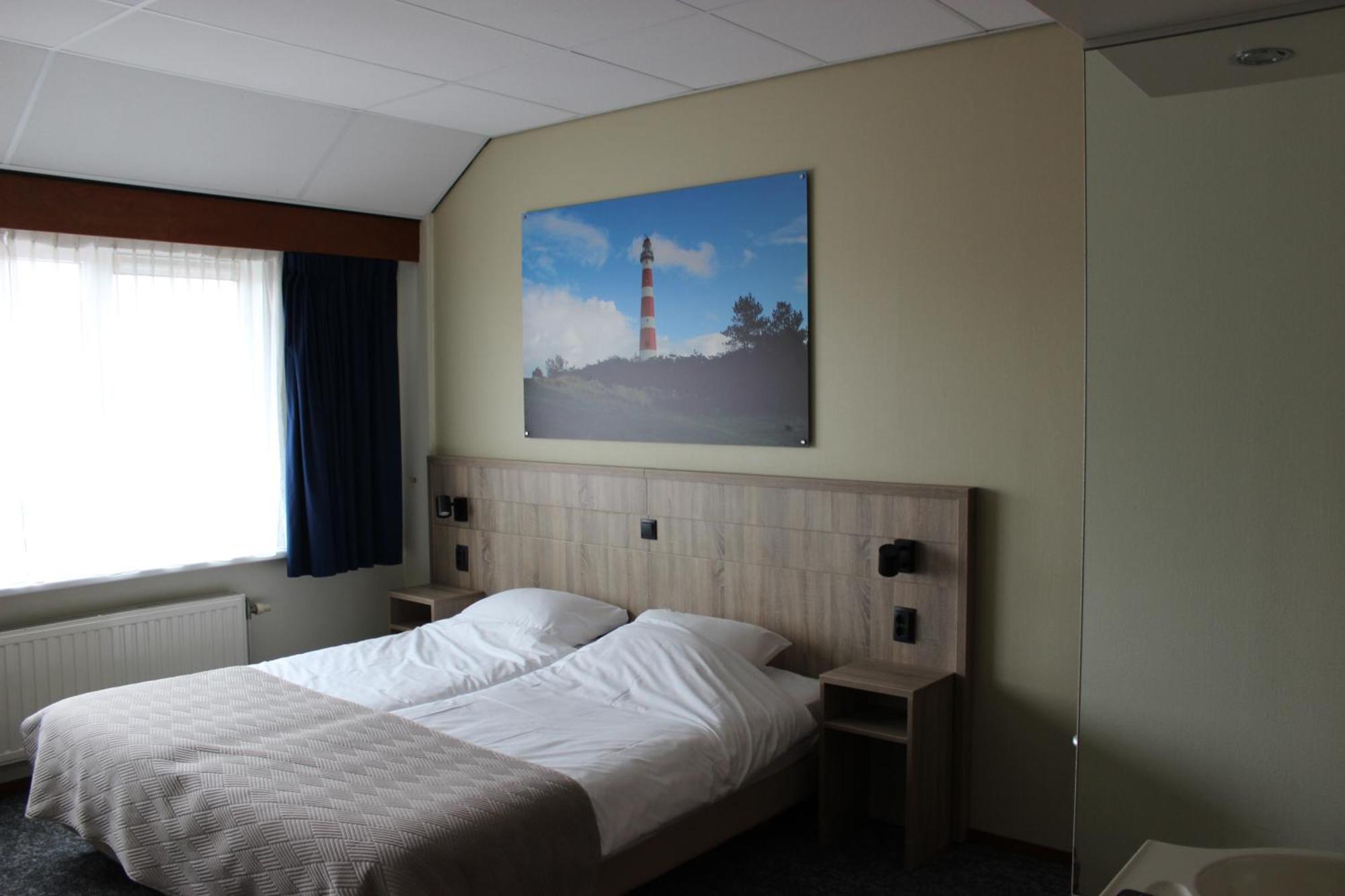 Hotel "De Klok" Buren  Eksteriør billede