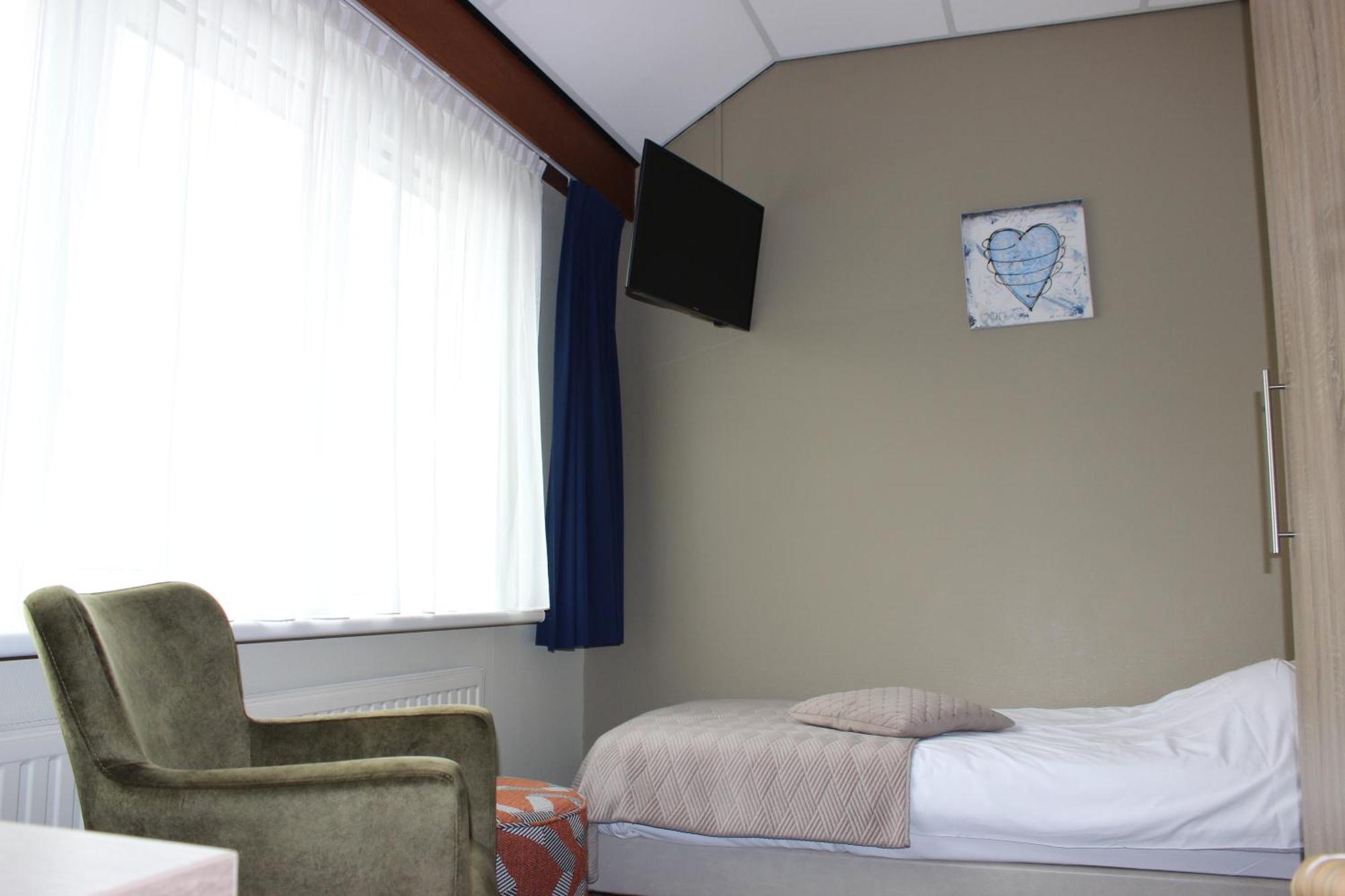 Hotel "De Klok" Buren  Eksteriør billede