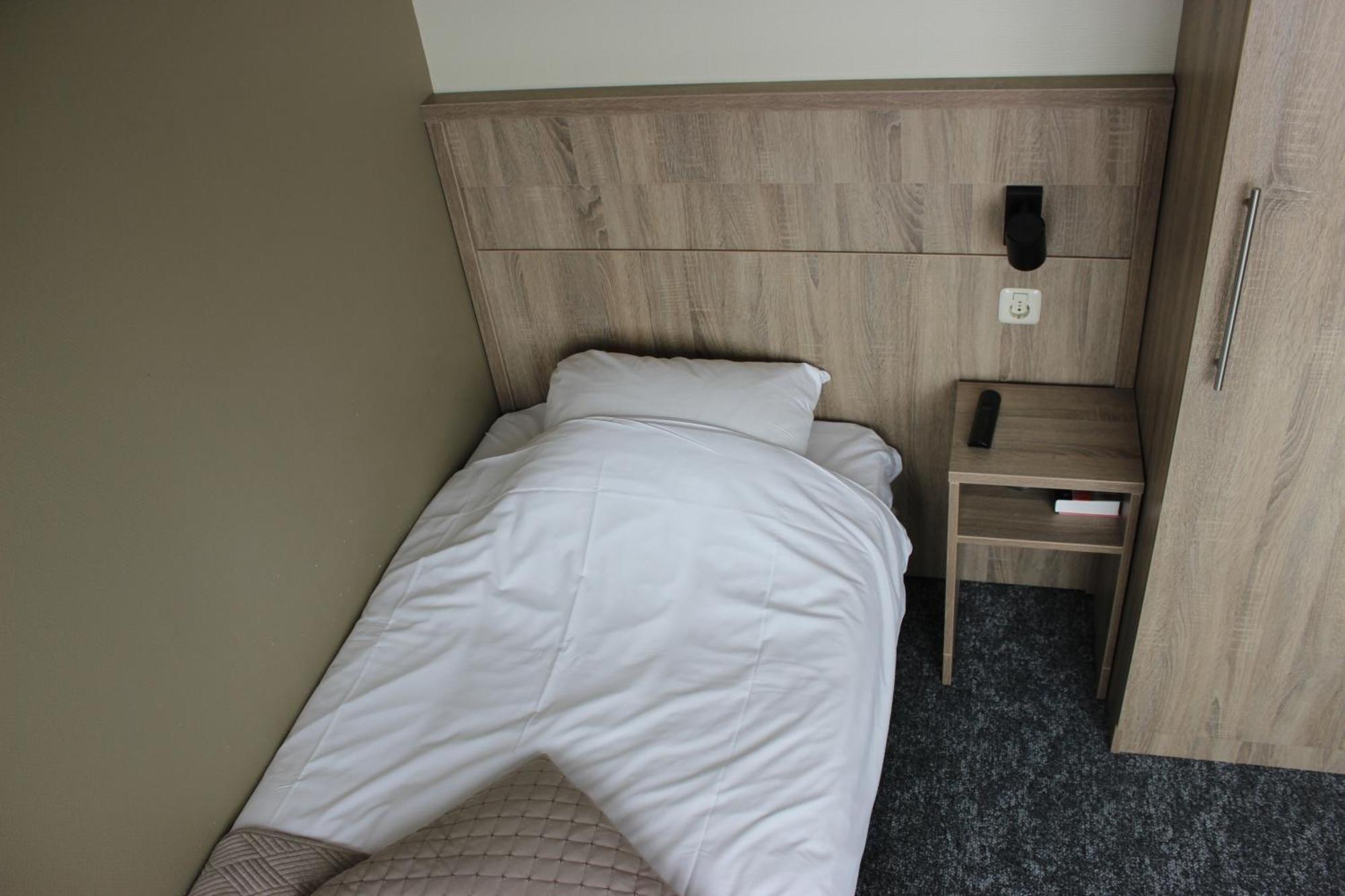 Hotel "De Klok" Buren  Eksteriør billede