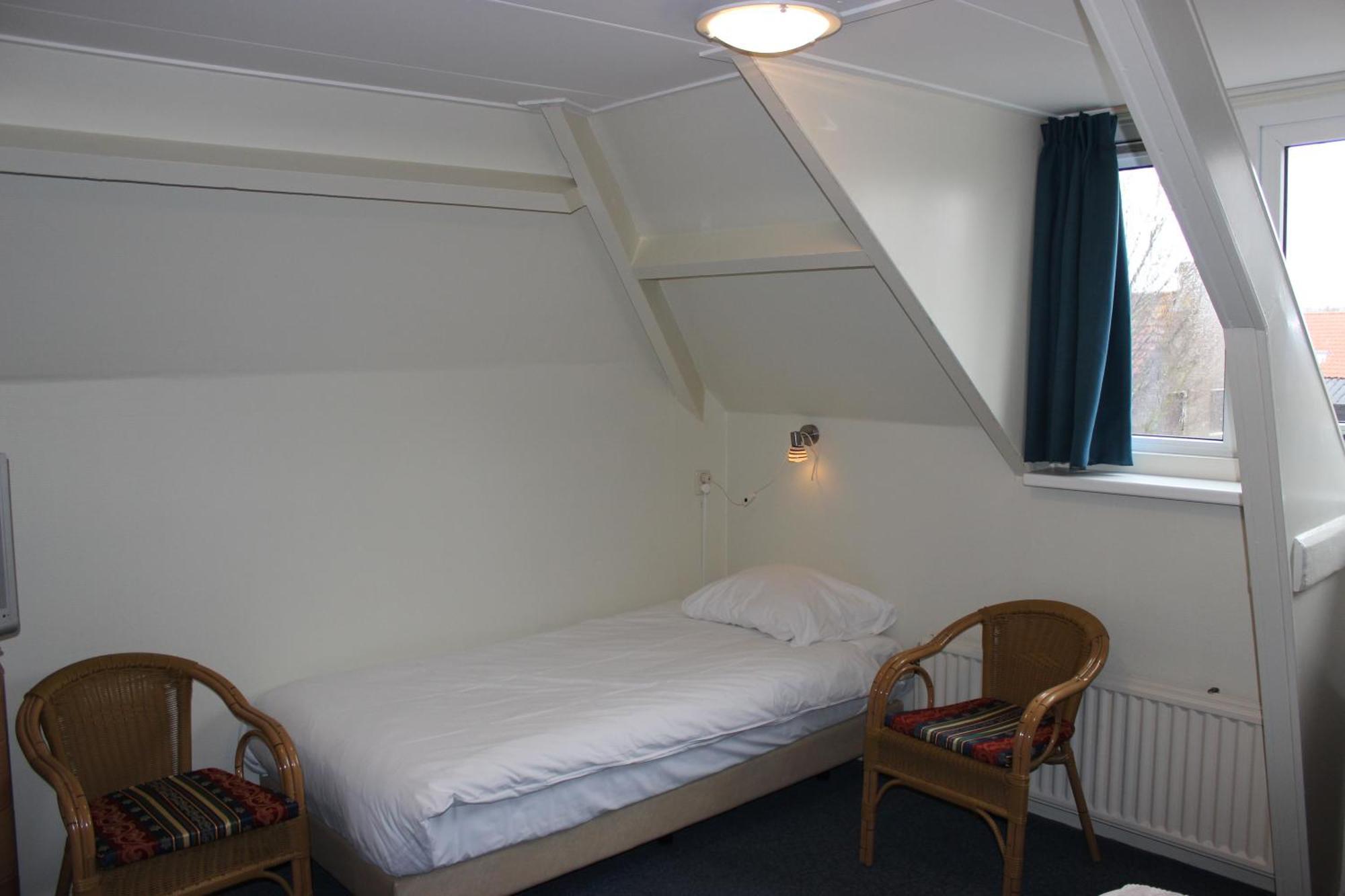 Hotel "De Klok" Buren  Værelse billede